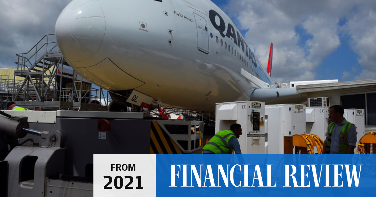 Qantas raises mandatory jabs for staff